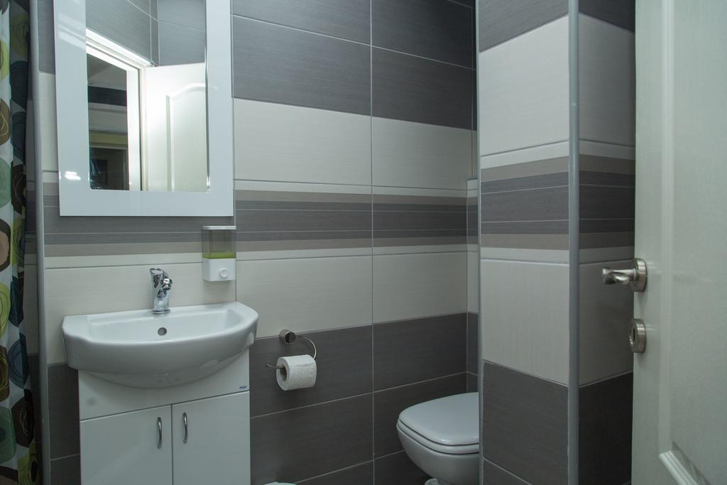 Nis City Center Guest House Rum bild