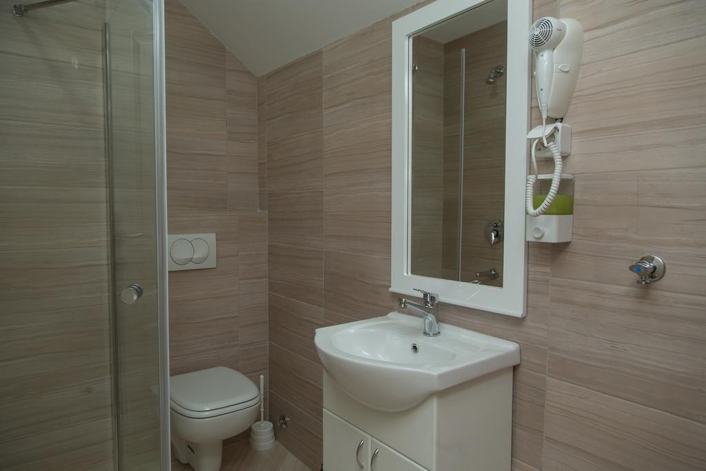 Nis City Center Guest House Rum bild