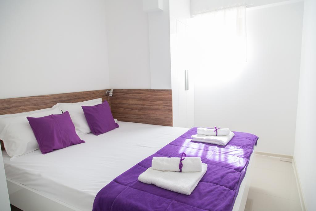 Nis City Center Guest House Rum bild